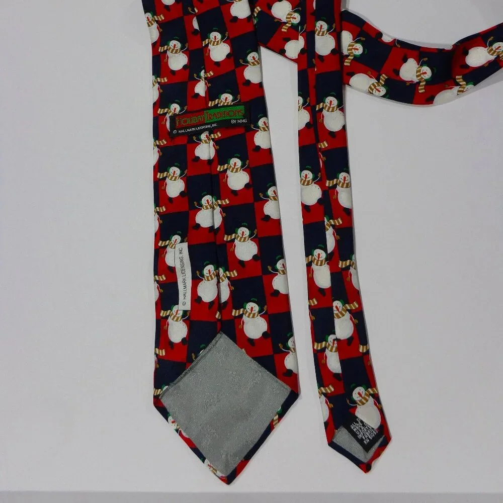 Holiday Traditions Hallmark Men's All Silk Necktie Snowman Holiday Christmas Tie